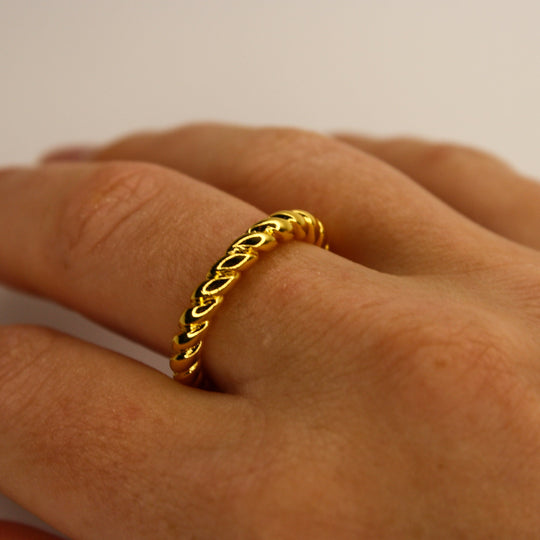 Gold braided elegance ring - LOVINGEMS