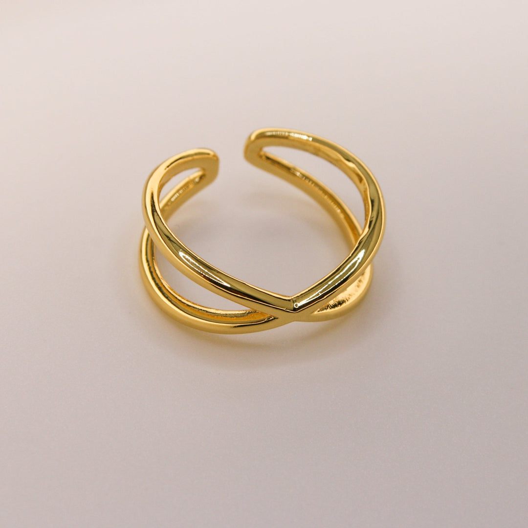 Gold sleek infinity ring - LOVINGEMS